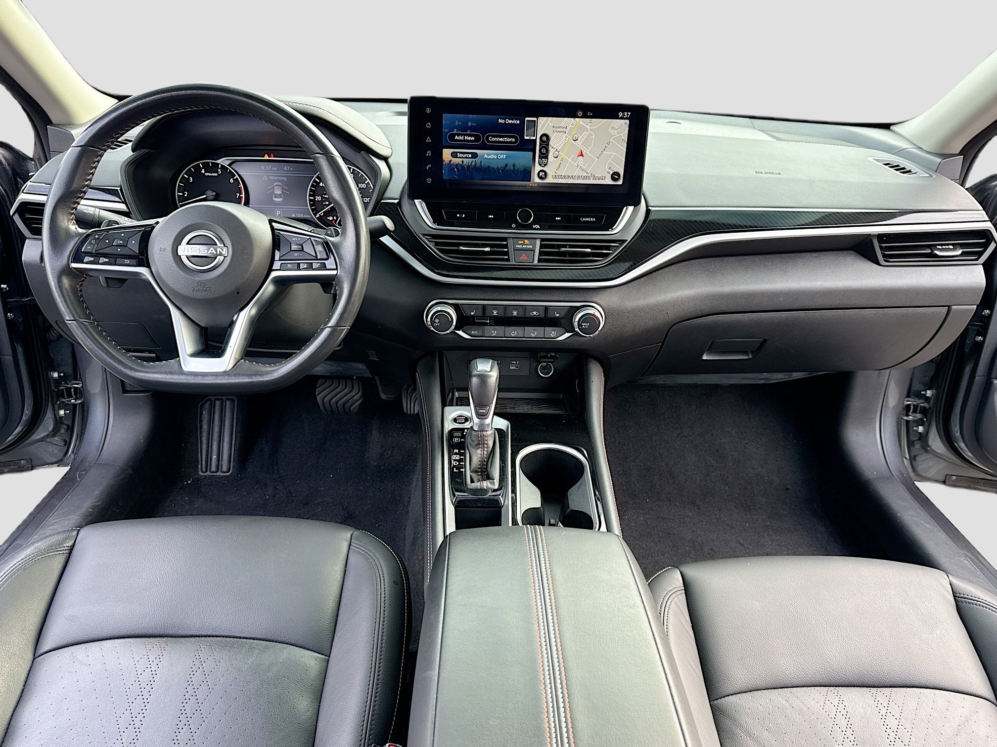 Used 2023 Nissan Altima 2.5 SR w/ SR Premium Package image 3