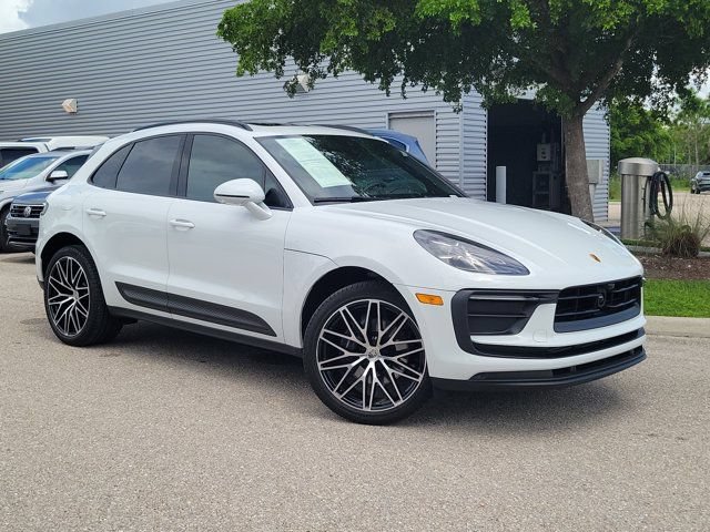 Used 2024 Porsche Macan AWD/4WD image 36