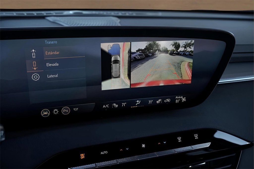 Used 2025 Buick Enclave Sport Touring w/ Power Package image 17