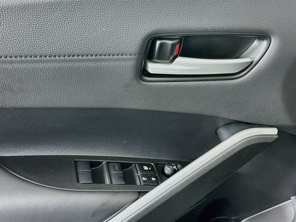 Certified 2026 Toyota Corolla Cross XLE w/ Convenience Package FWD image 18