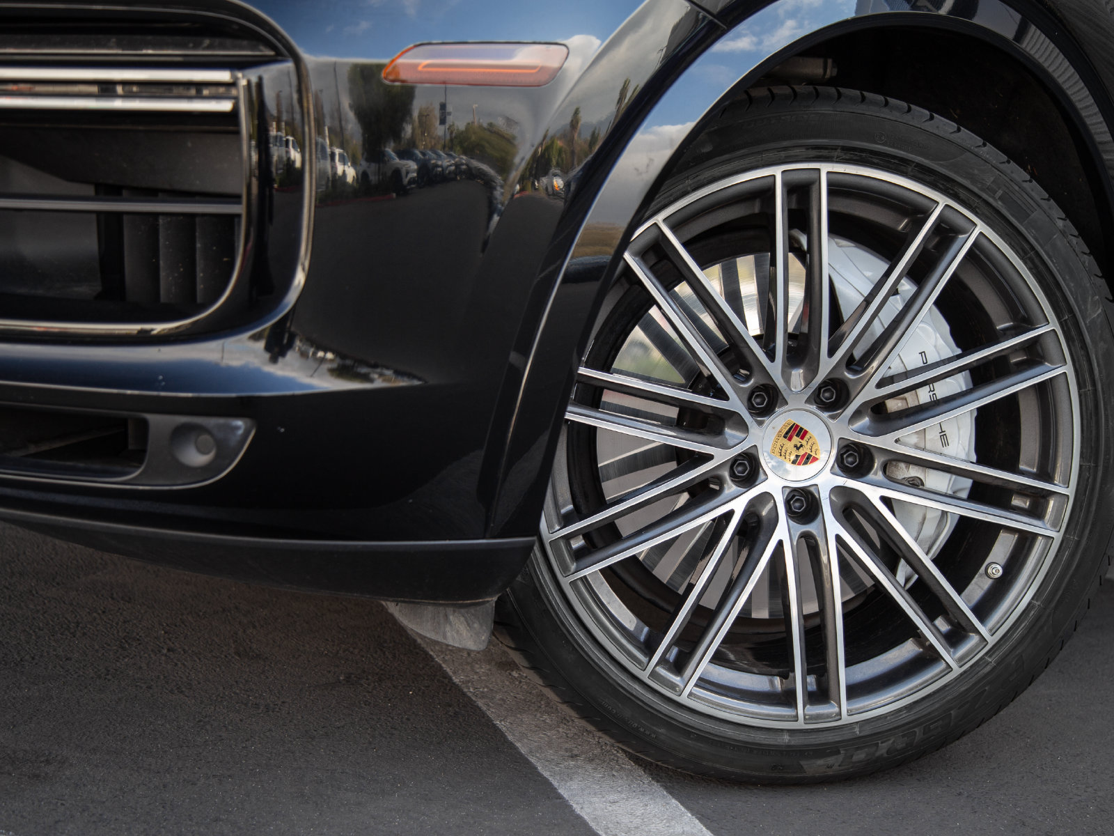 Certified 2023 Porsche Cayenne Turbo AWD/4WD image 2