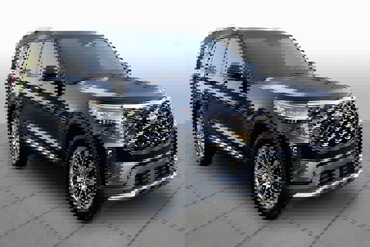 Used 2025 Ford Explorer Platinum image 2