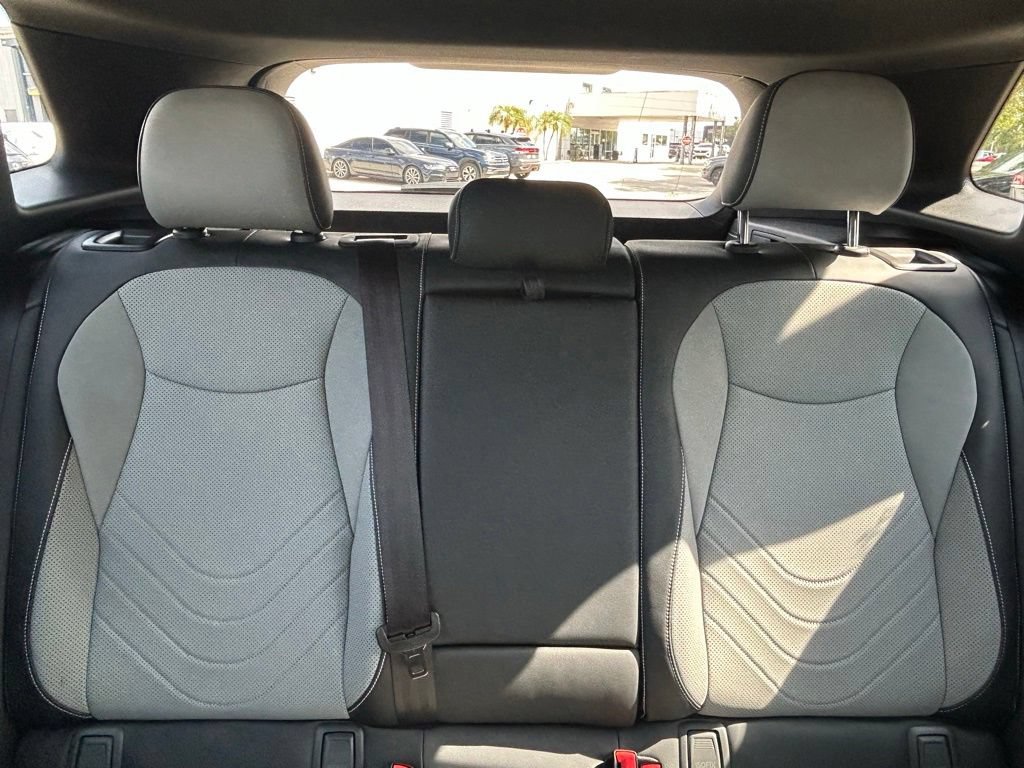 Certified 2025 Volkswagen Tiguan SE R-Line FWD image 17