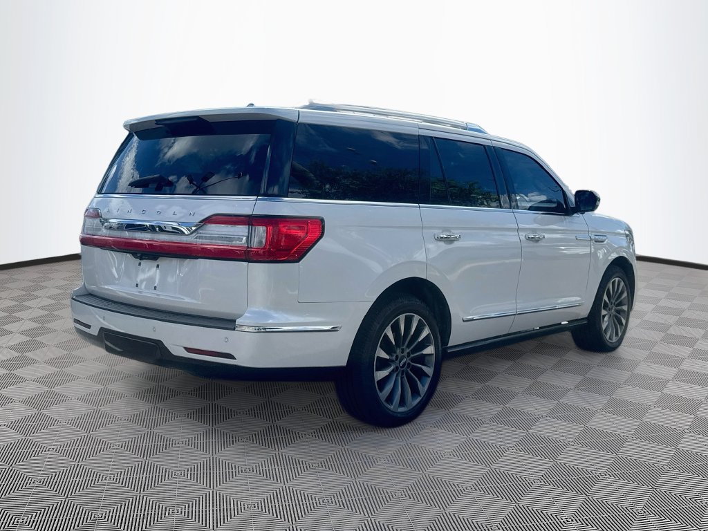 Used 2018 Lincoln Navigator Select AWD/4WD image 6