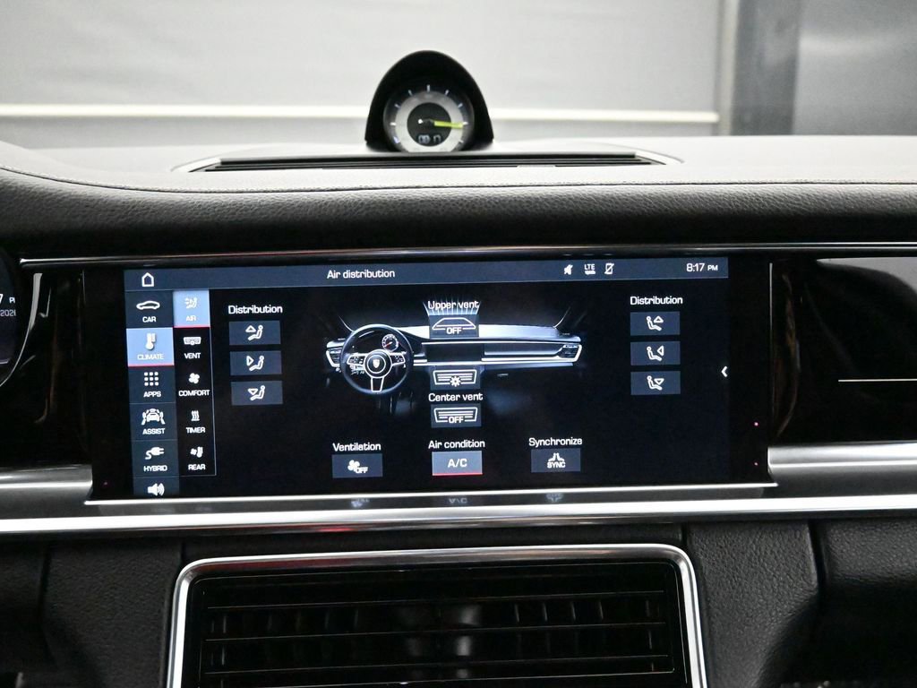 Used 2020 Porsche Panamera 4 image 44