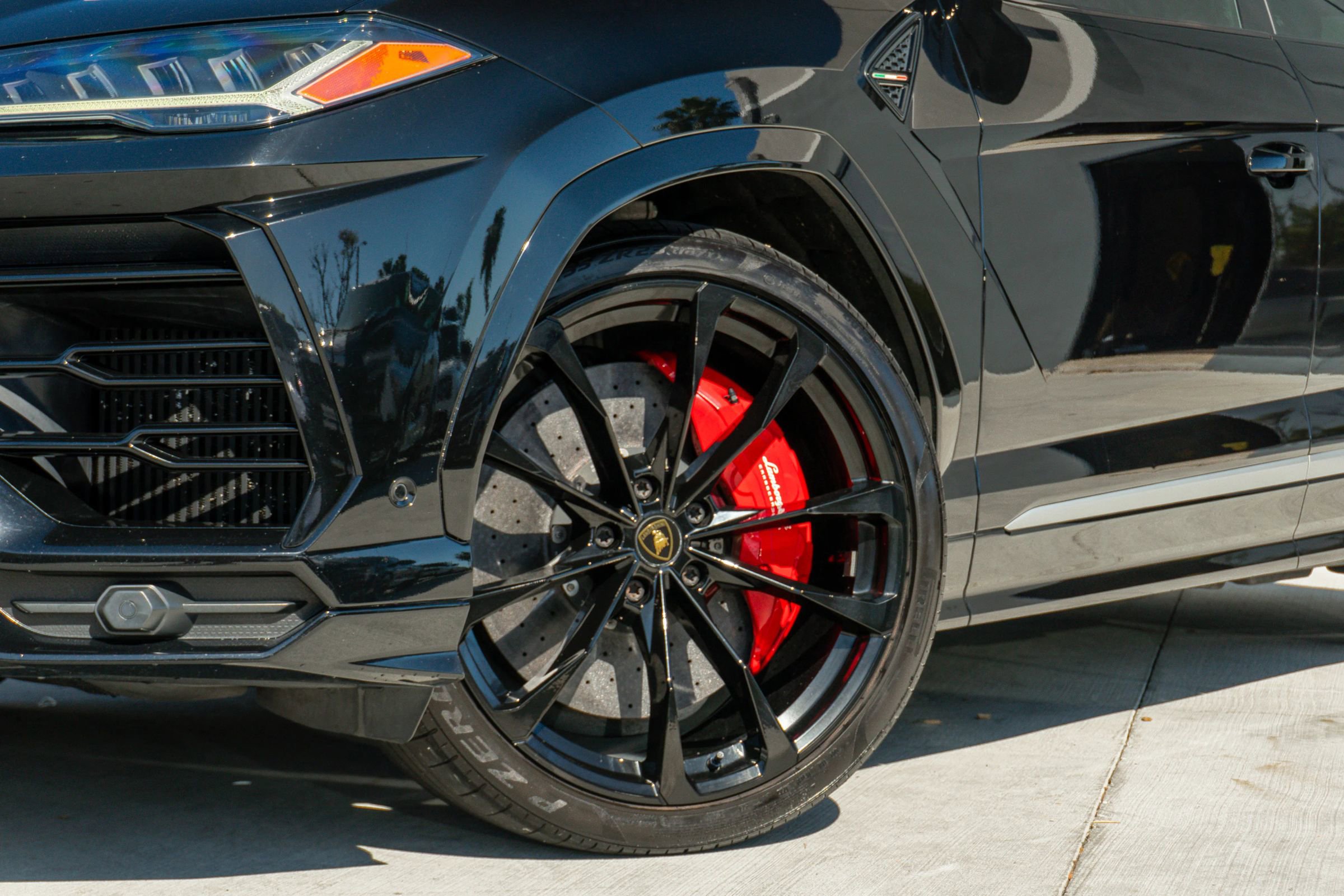 Used 2020 Lamborghini Urus image 23