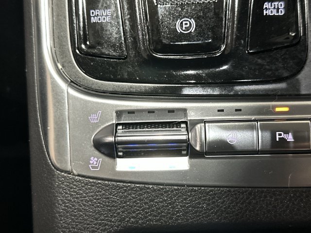 Used 2025 Kia Carnival SX Prestige FWD image 34