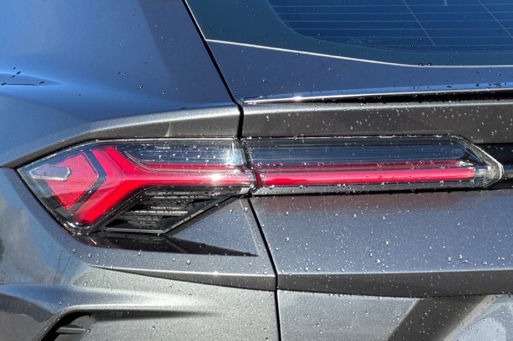 Used 2019 Lamborghini Urus AWD/4WD image 36