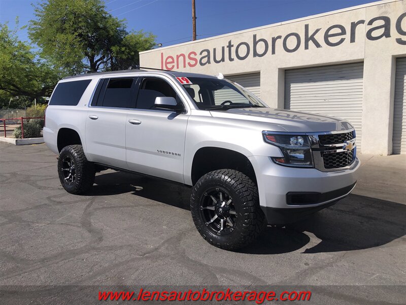 Used 2019 Chevrolet Suburban LT AWD/4WD image 2