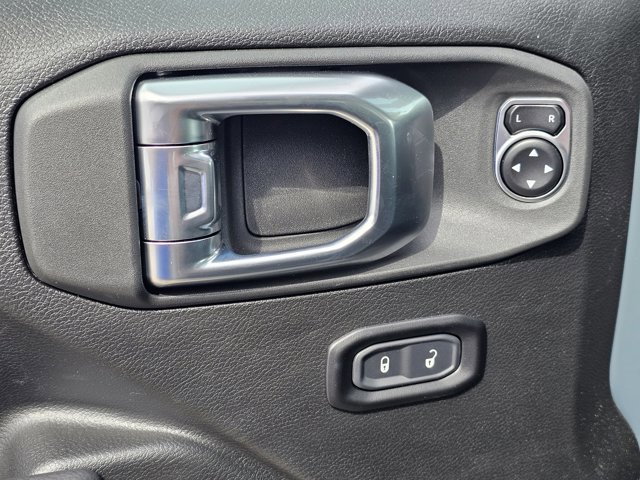 New 2025 Jeep Wrangler Unlimited Rubicon w/ XTREMEE 35" Tire Package image 16