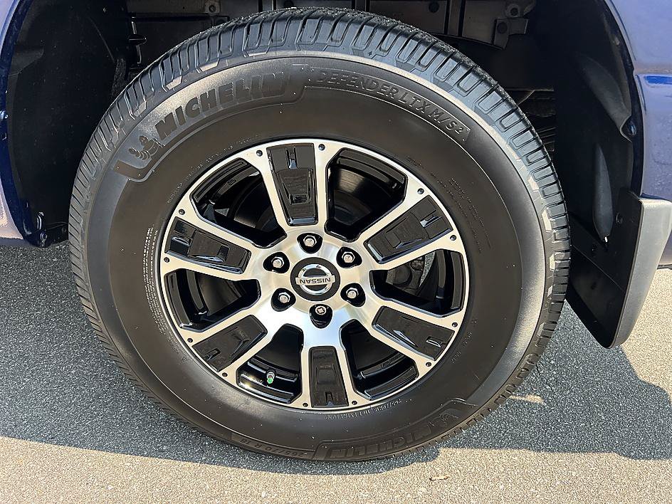 Used 2020 Nissan Titan SV w/ SV Convenience Package RWD image 10