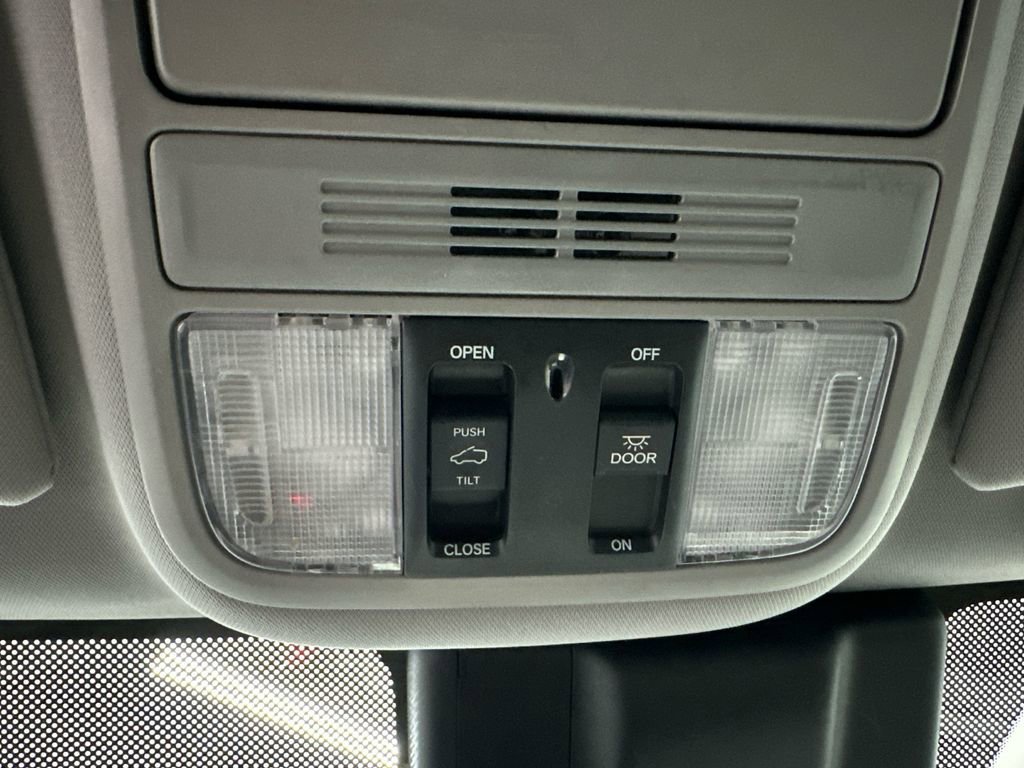 Used 2018 Honda Odyssey EX-L image 32