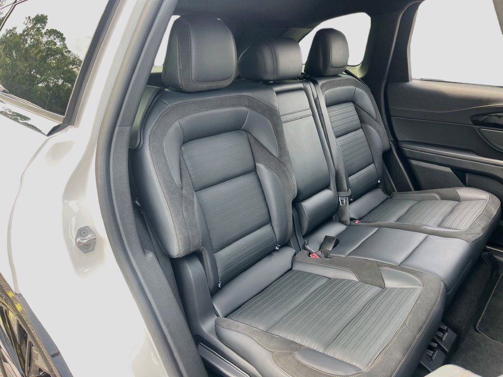 Used 2025 Lincoln Nautilus Reserve w/ Jet Appearance Package AWD/4WD image 29