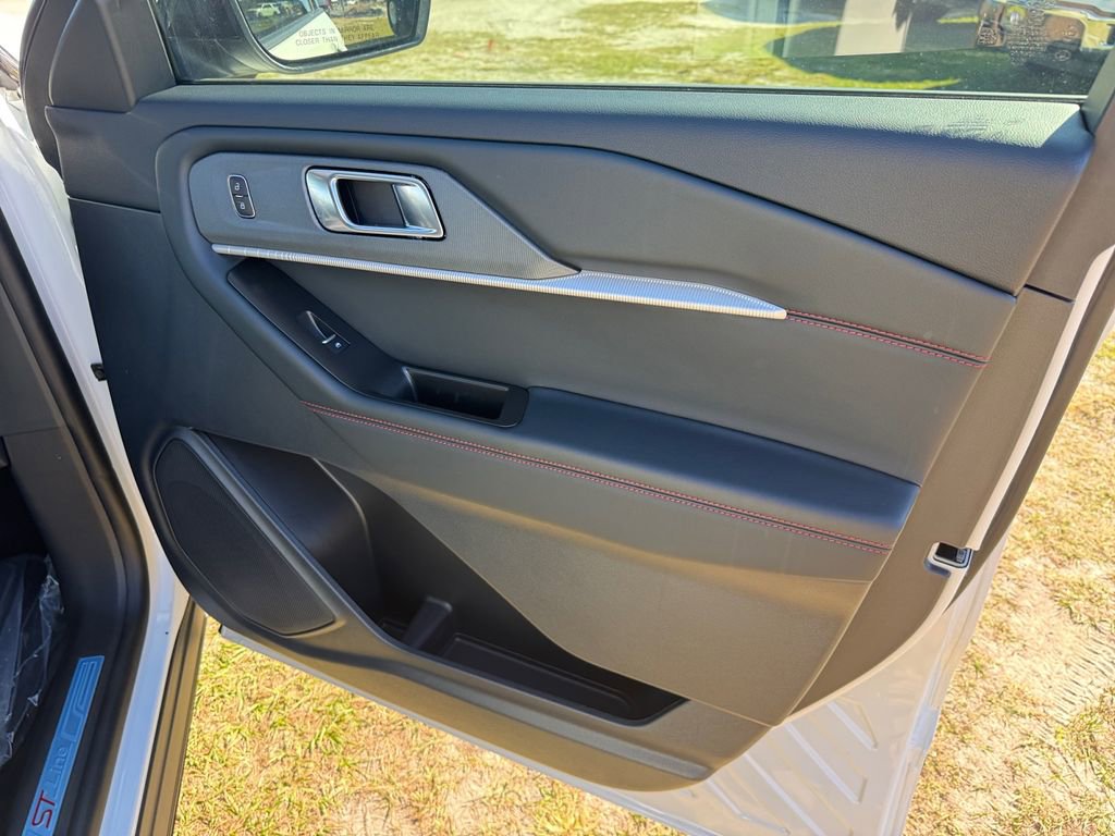 New 2026 Ford Explorer ST-Line w/ ST-Line Street Pack image 19