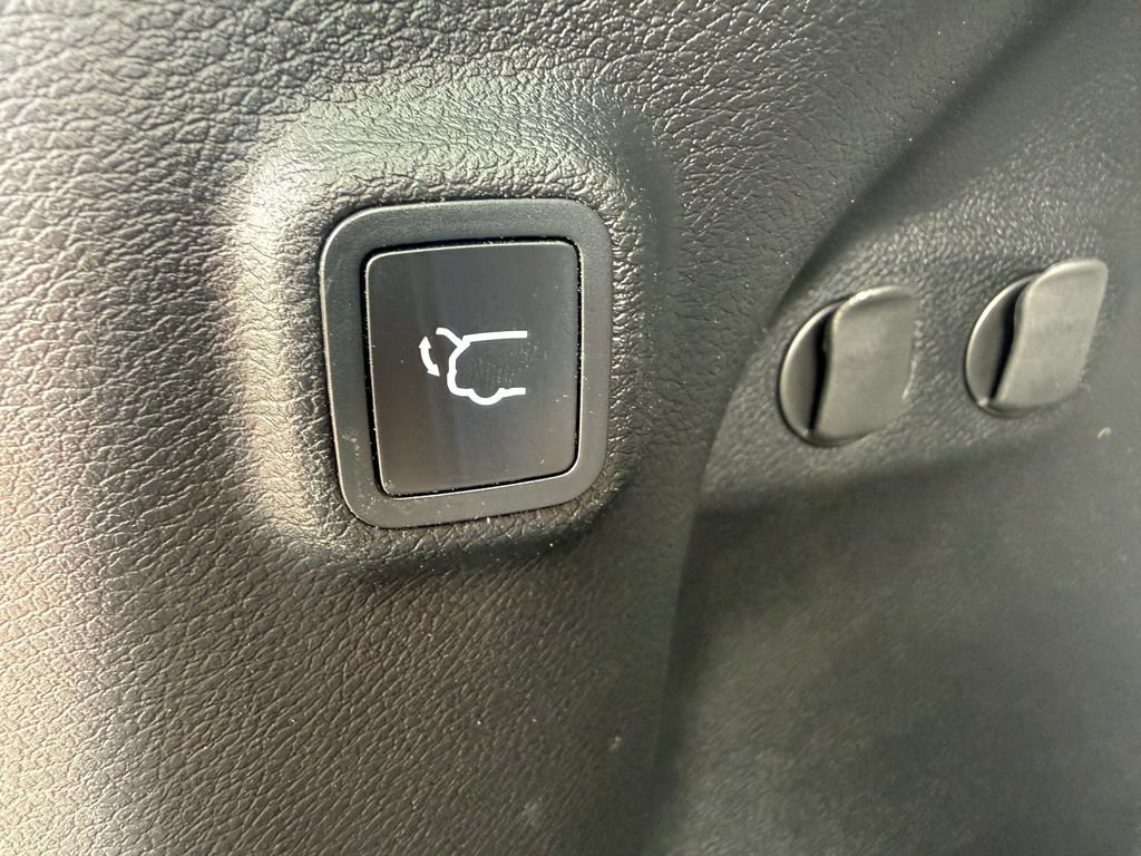 Used 2021 Jeep Cherokee Limited AWD/4WD image 22