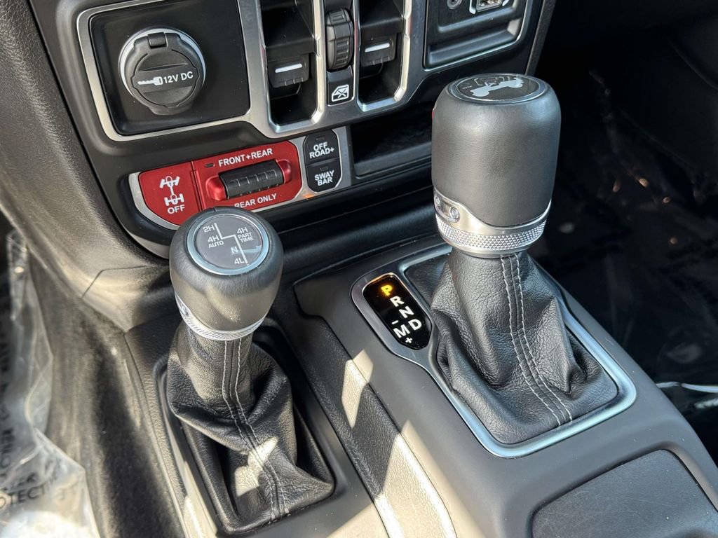 Used 2025 Jeep Wrangler Unlimited Rubicon AWD/4WD image 21