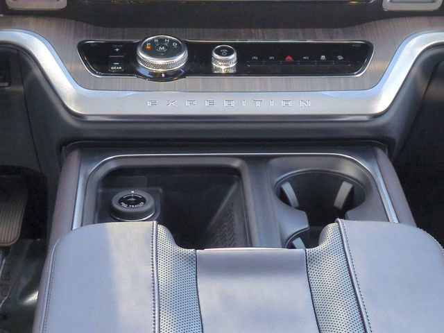 New 2025 Ford Expedition Platinum w/ Platinum Ultimate Package AWD/4WD image 19