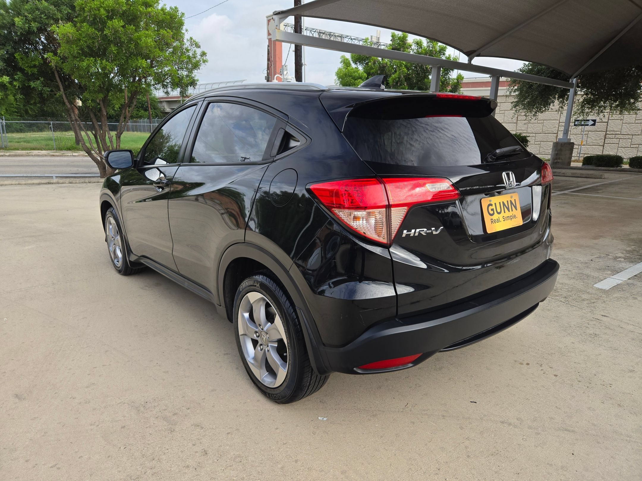 Used 2017 Honda HR-V EX-L image 5