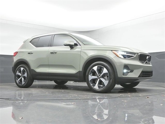 Used 2023 Volvo XC40 B5 Plus w/ Protection Package Premier image 34