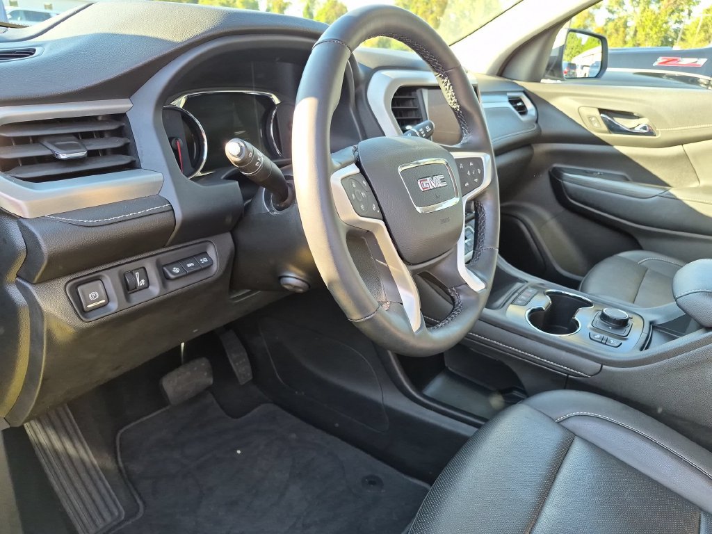 Used 2023 GMC Acadia SLT w/ Technology Package FWD image 14