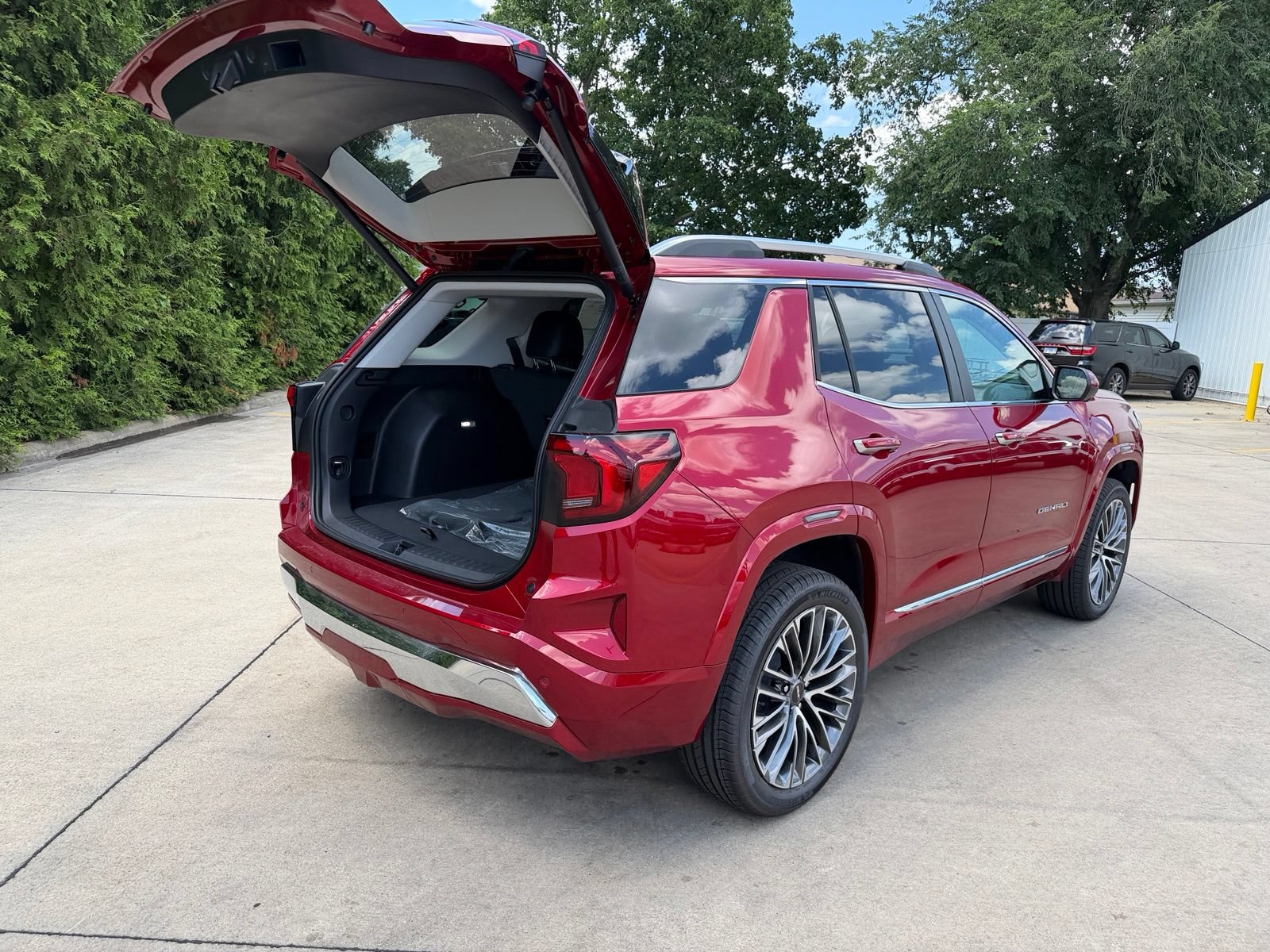 New 2026 GMC Terrain Denali AWD/4WD image 34