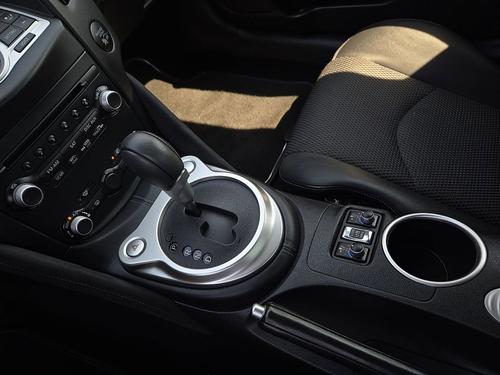 Used 2018 Nissan 370Z Touring Sport image 21