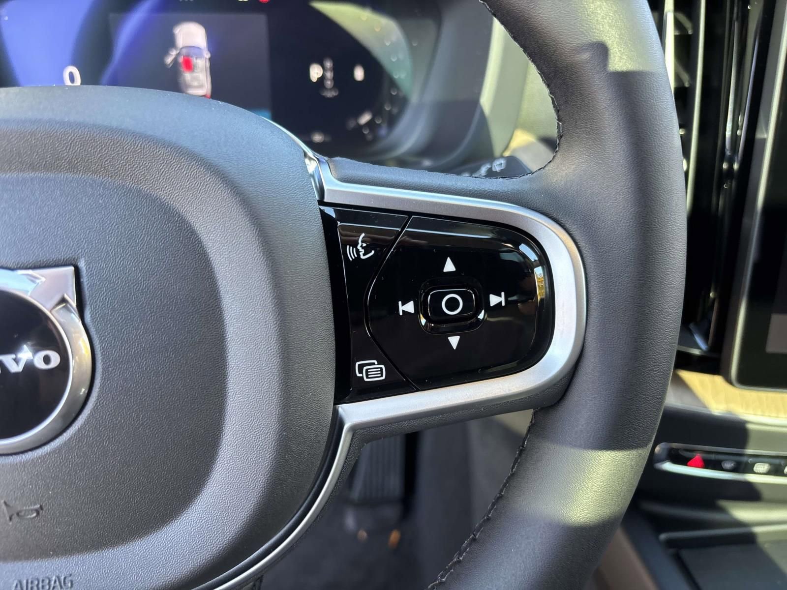 New 2026 Volvo XC60 B5 Plus w/ Protection Package Premier image 18