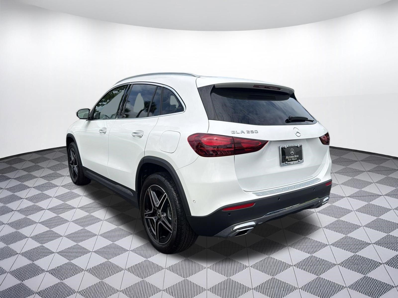 Used 2026 Mercedes-Benz GLA 250 image 3