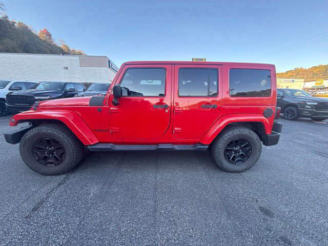 Used 2015 Jeep Wrangler Unlimited Sahara w/ Dual Top Group AWD/4WD image 3