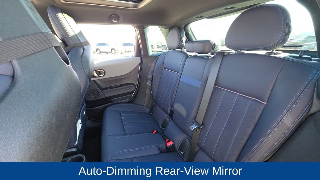 Used 2025 MINI Cooper 4-Door Hardtop image 18