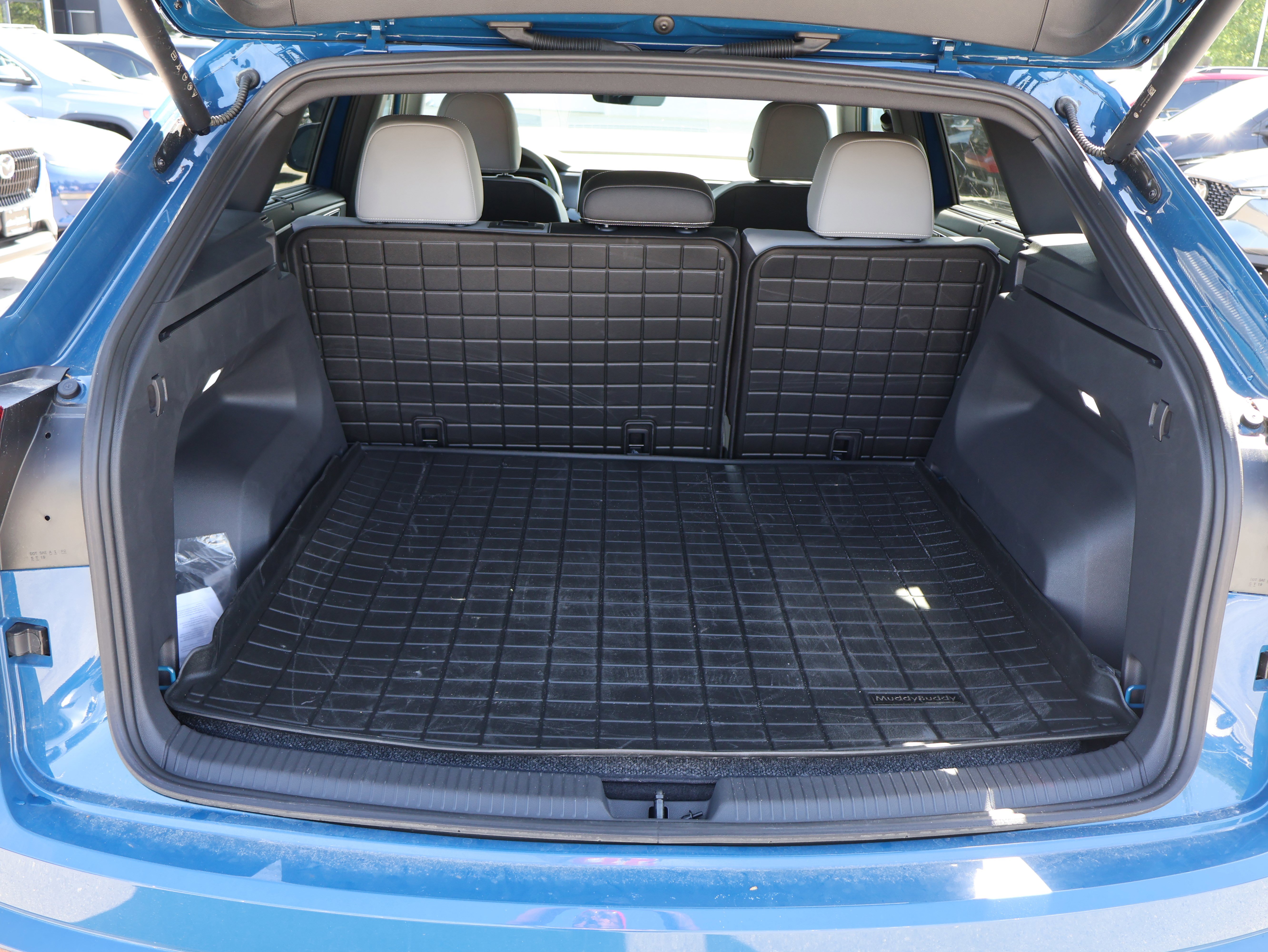 Used 2025 Volkswagen Atlas Cross Sport SEL R-Line AWD/4WD image 24