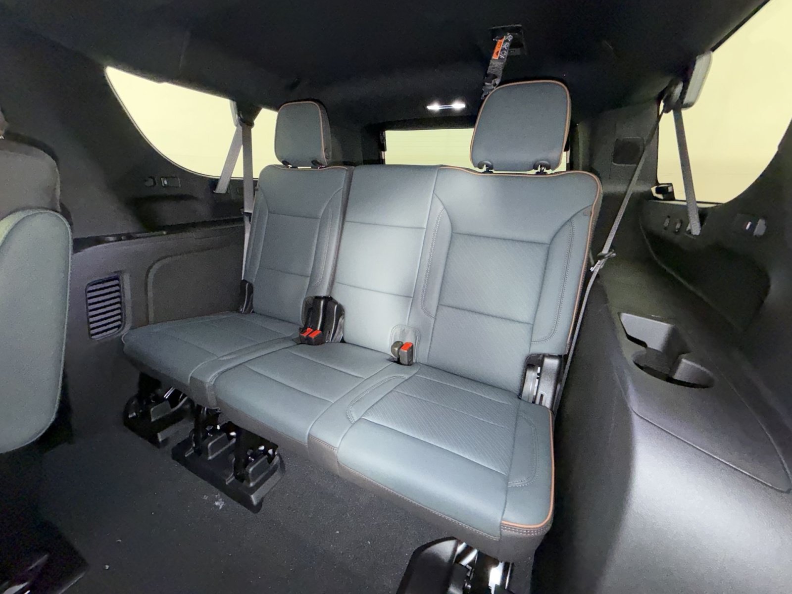 New 2026 GMC Yukon XL AT4 w/ AT4 Premium Plus Package AWD/4WD image 26