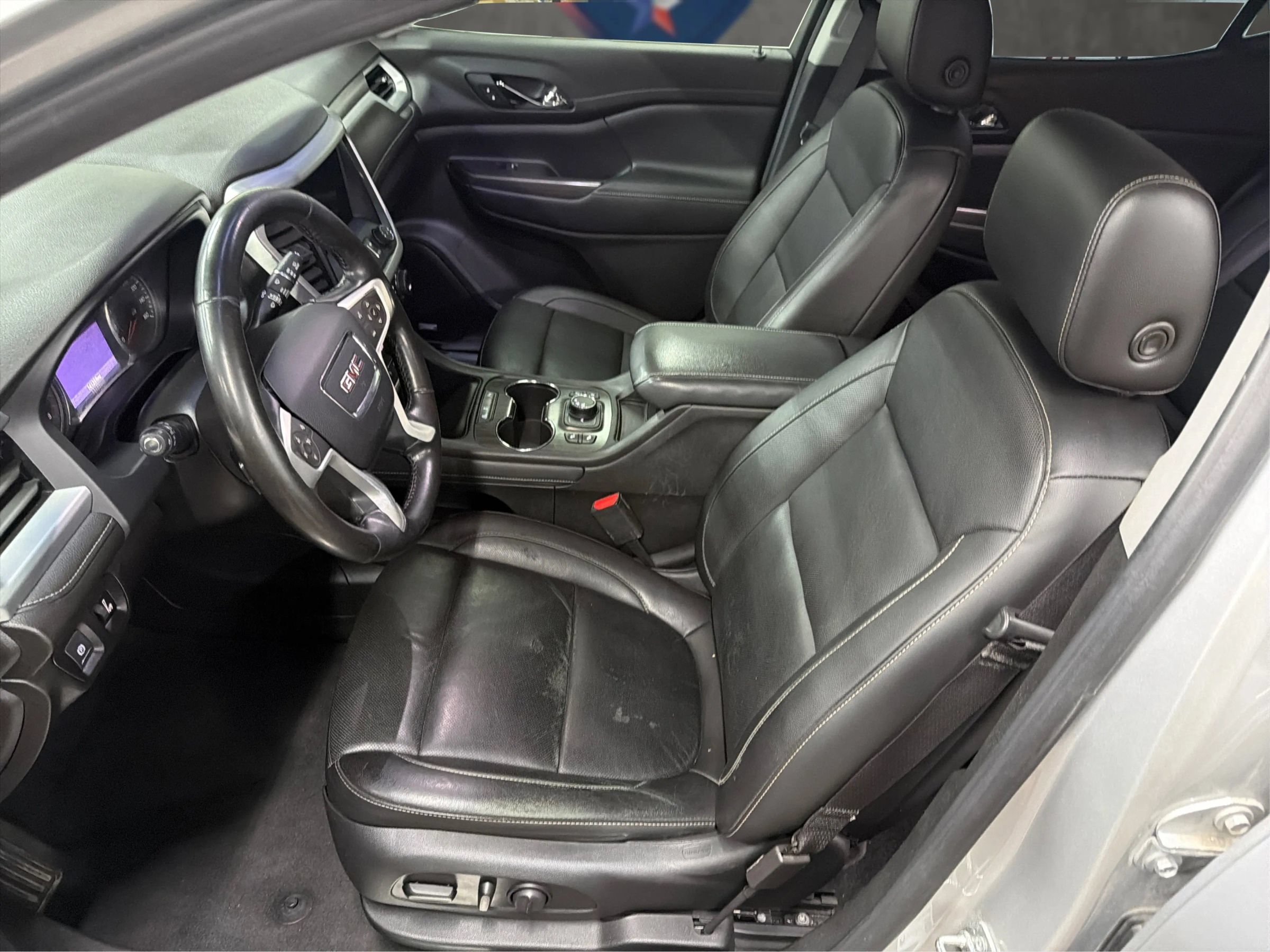 Used 2020 GMC Acadia SLT w/ LPO, Cargo Package FWD image 12