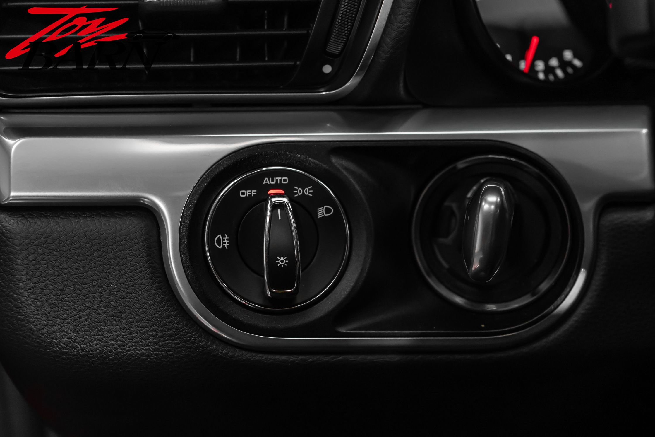 Used 2018 Porsche 911 Carrera image 35