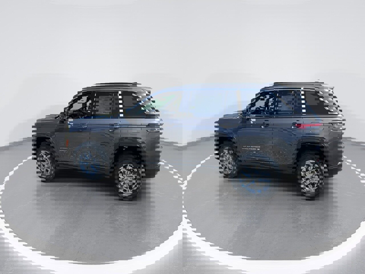 New 2025 Jeep Grand Cherokee Laredo X image 11