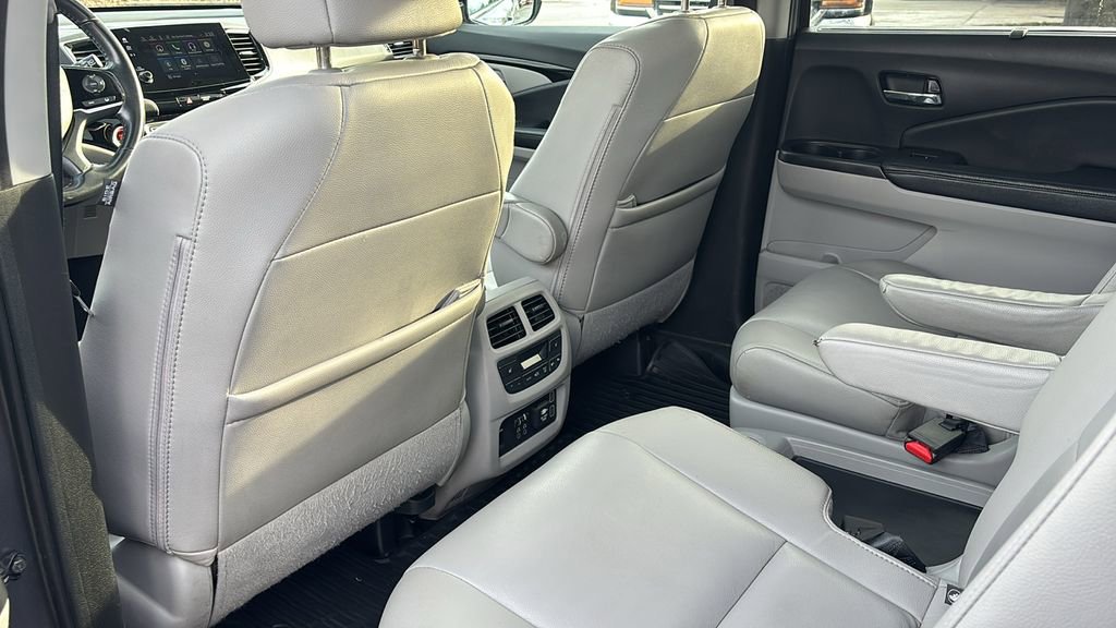 Used 2019 Honda Pilot Touring image 32