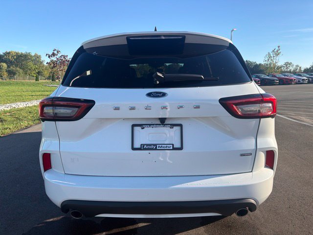 Used 2023 Ford Escape ST-Line w/ Equipment Group 301A FWD image 9
