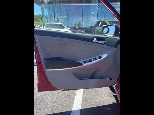 Used 2013 Hyundai Accent GS FWD image 2