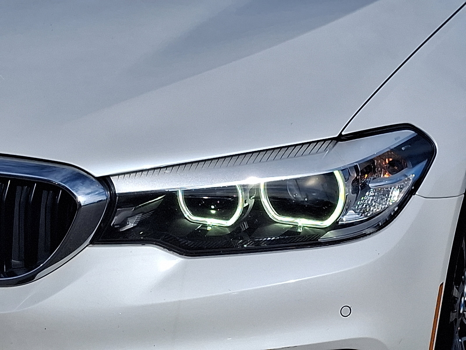 Used 2019 BMW 530i xDrive w/ Convenience Package image 9