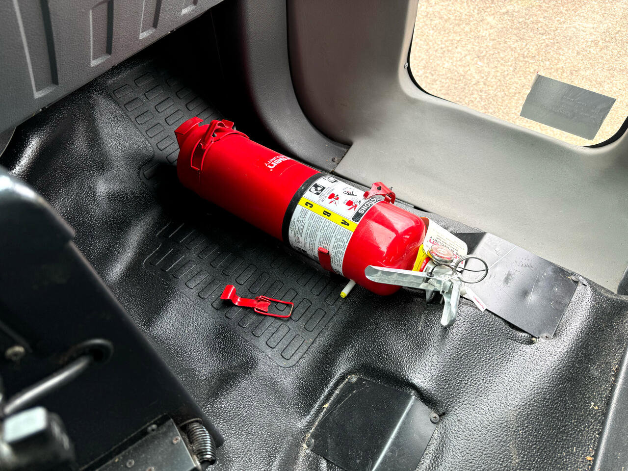 Used 2012 Ford F550 2WD Regular Cab Super Duty w/ Payload Upgrade Pkg image 41