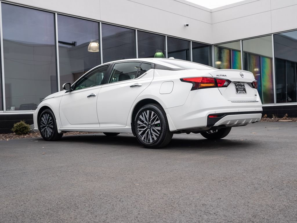 Used 2023 Nissan Altima 2.5 SV AWD/4WD image 7