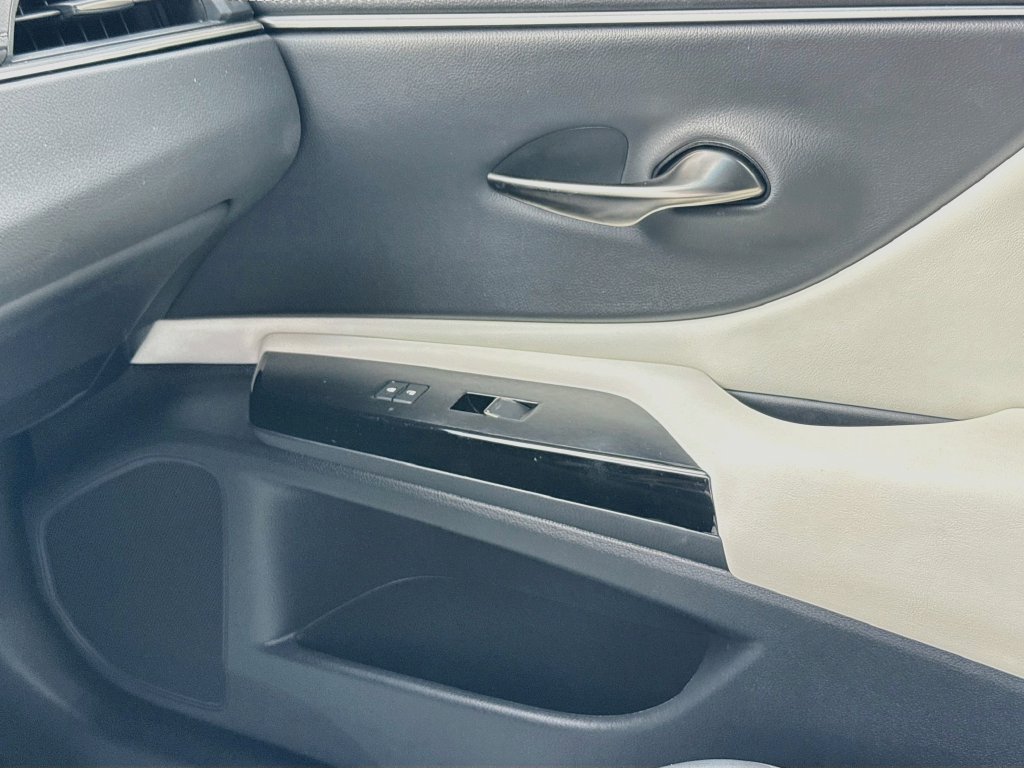 Used 2023 Lexus ES 350 F Sport w/ Accessory Package (Z1) FWD image 22