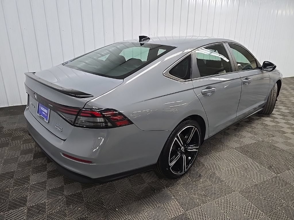 Used 2023 Honda Accord Sport image 10