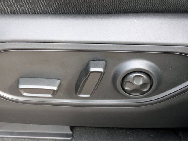 New 2025 Jeep Grand Cherokee L Laredo image 18