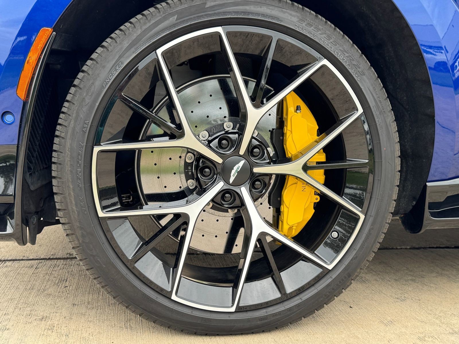 Used 2025 Aston Martin DBX 707 image 4