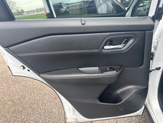 Used 2024 Nissan Rogue SV w/ SV Premium Package image 25