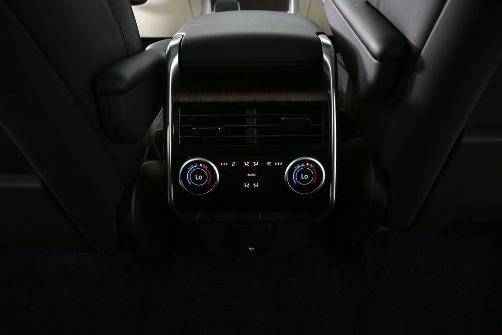 Used 2024 Land Rover Range Rover SE AWD/4WD image 15