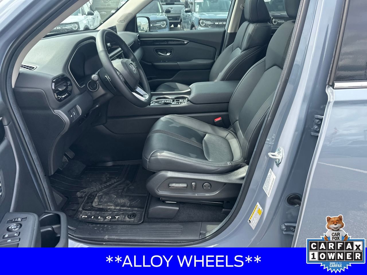 Used 2025 Honda Pilot Touring image 9