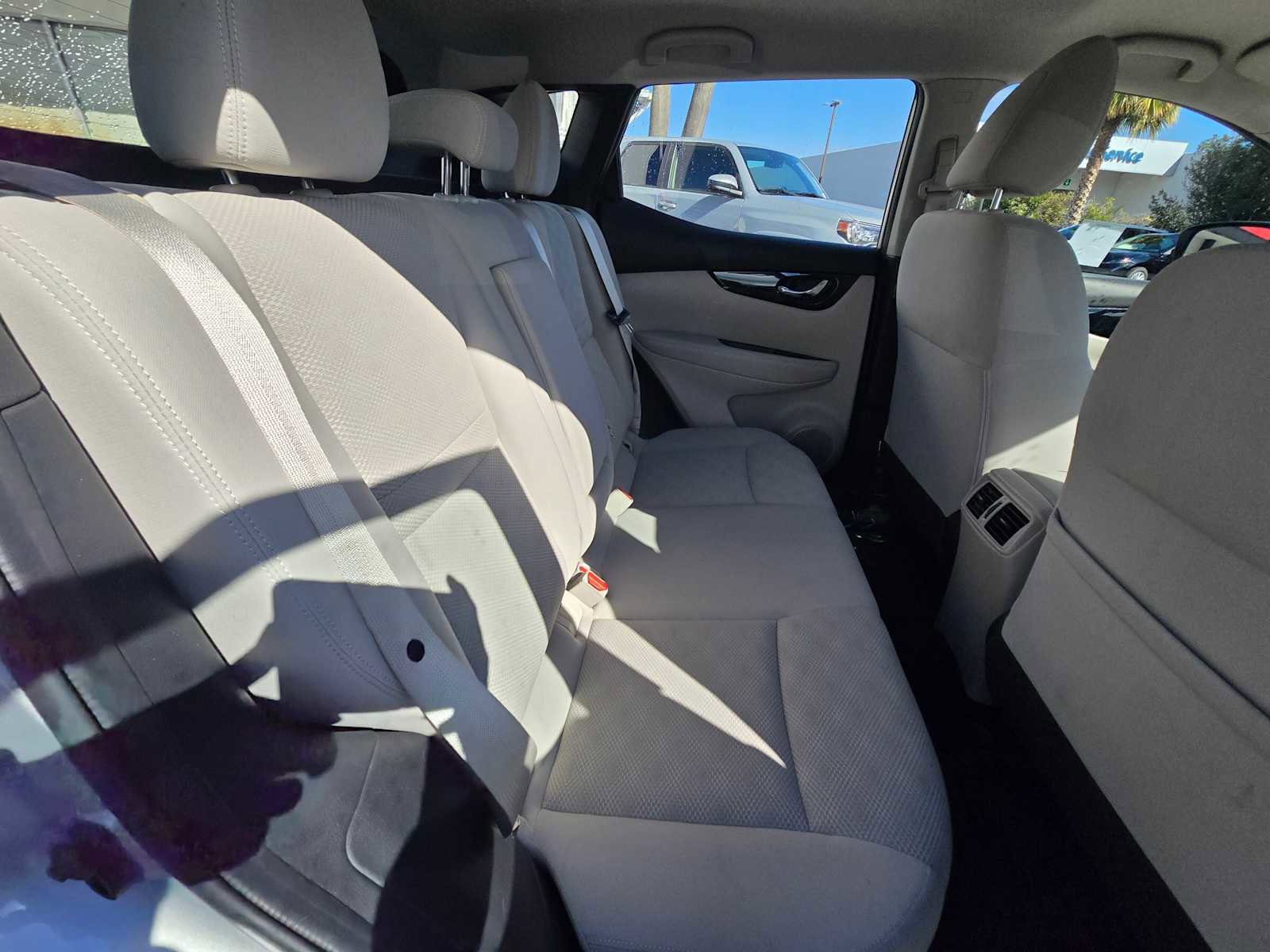 Used 2018 Nissan Rogue Sport SV image 14