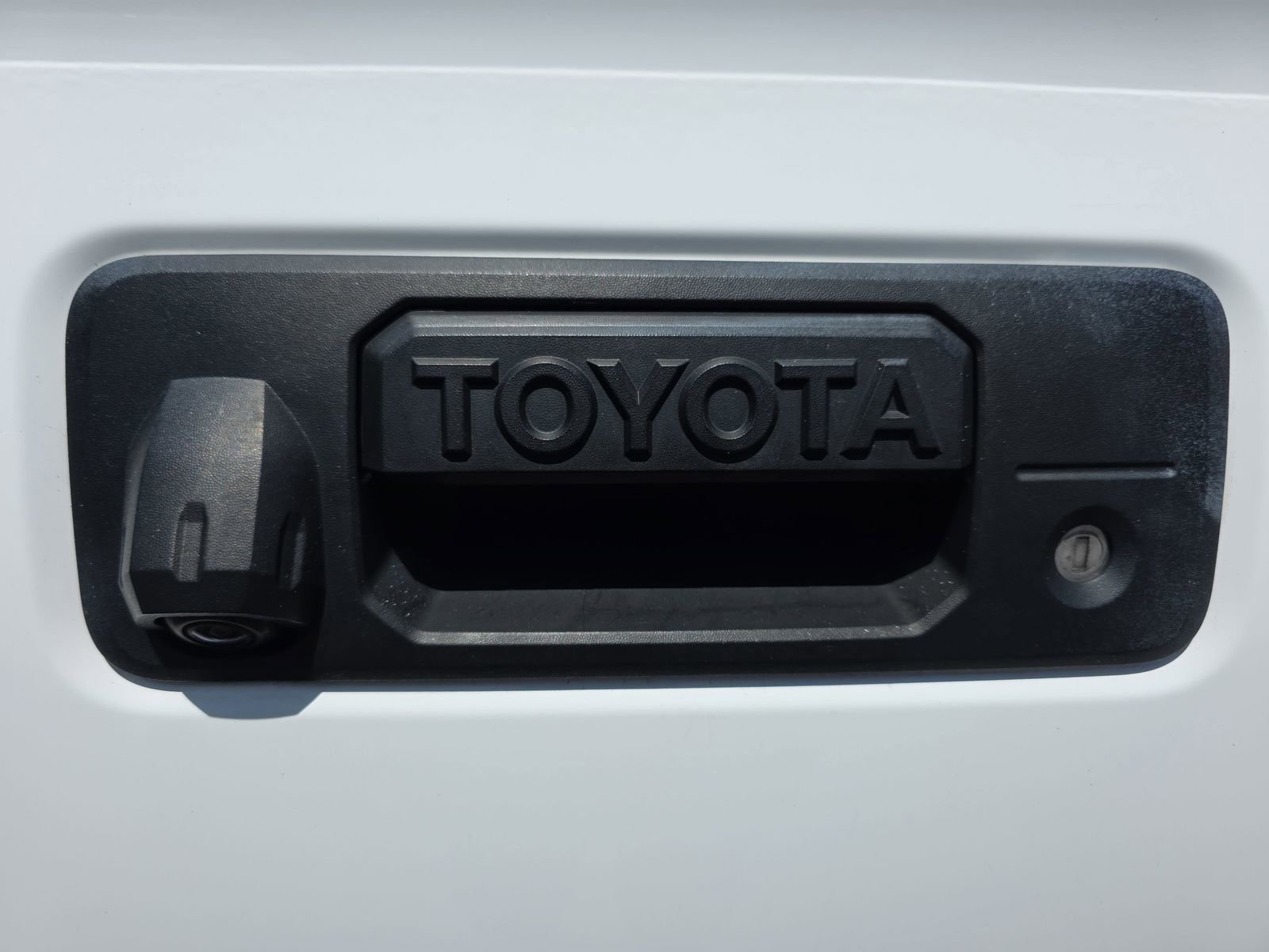 Used 2023 Toyota Tacoma TRD Off-Road w/ Black Out Package (TMS) AWD/4WD image 13